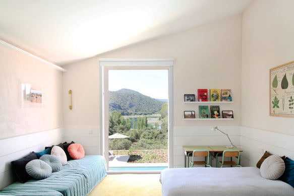 43f06c_902a292d844146cbbd0e116e959e72a4~mv2