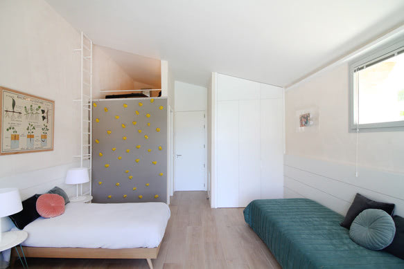 43f06c_94fc579042fb40c5b104f9402ffb09bd~mv2