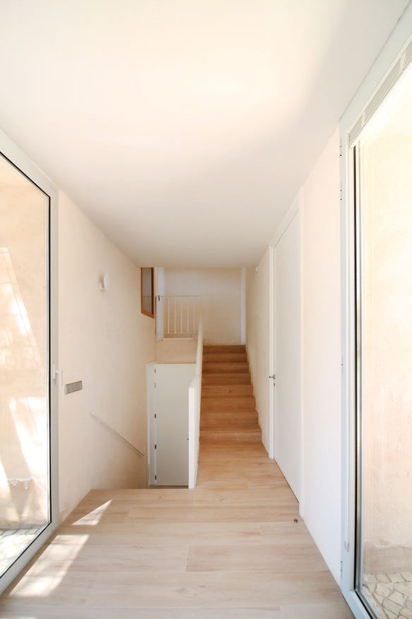 43f06c_aca18f5a3d6246d88188e160cf2617ef~mv2