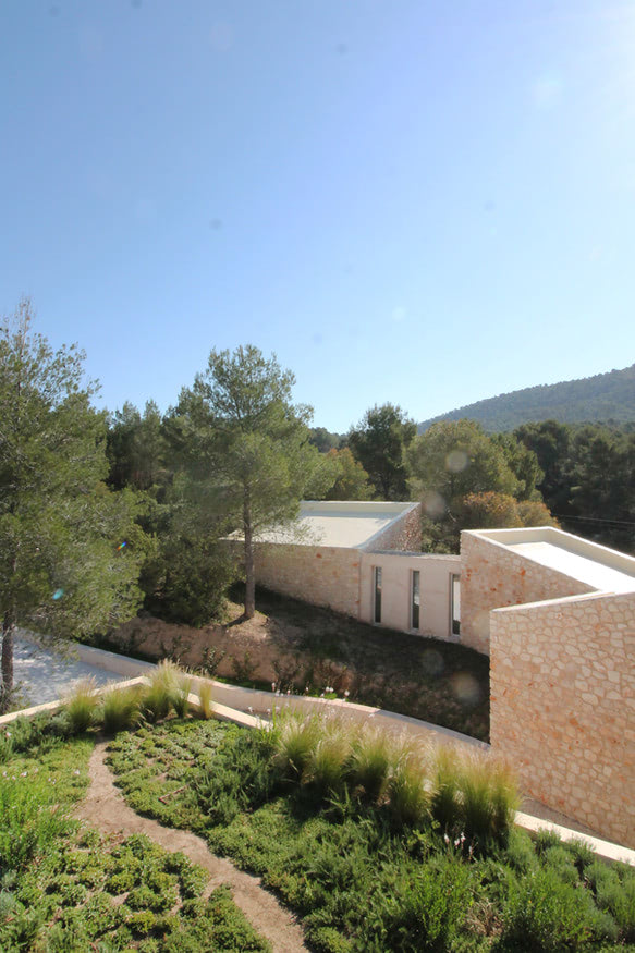 43f06c_d4e2388fc0604505834b426172c6d63a~mv2